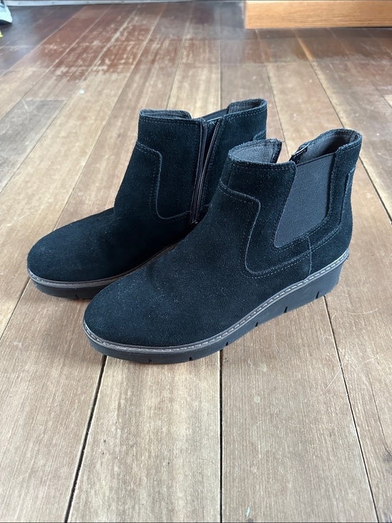 Clarks Shoes - Clarks women’s black wedge booties size 11